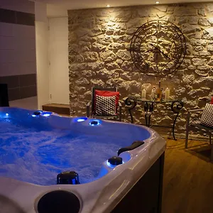 Hotel Logis Aux Berges De L'aveyron